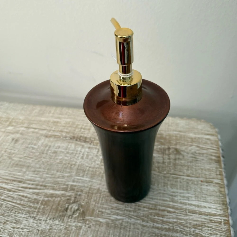 SKL Terracotta Soap Dispenser, New, 9”